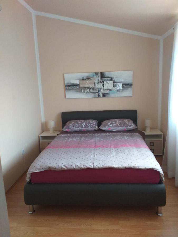 Villa Michelle Karojba Esterno foto