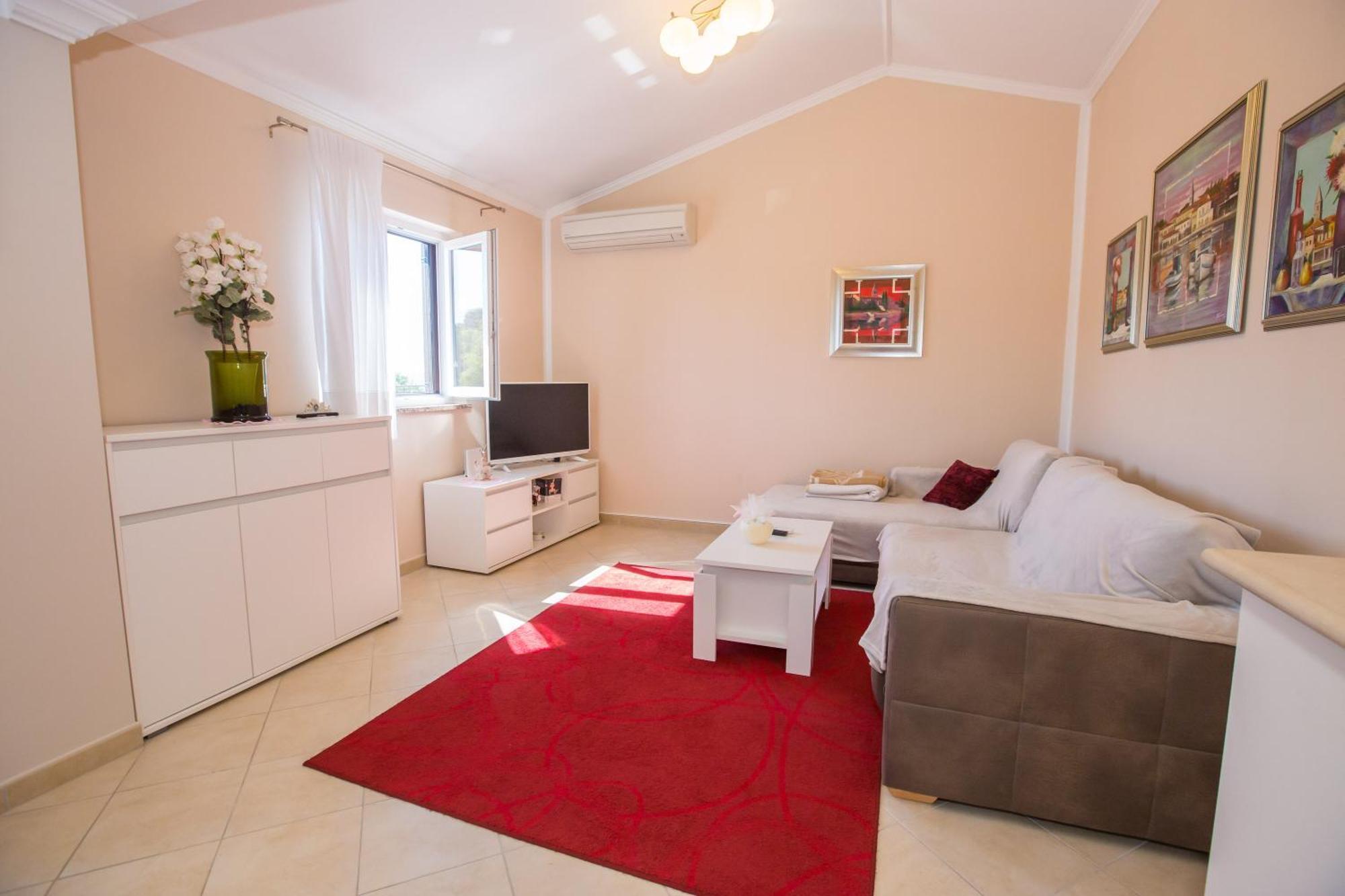 Villa Michelle Karojba Esterno foto