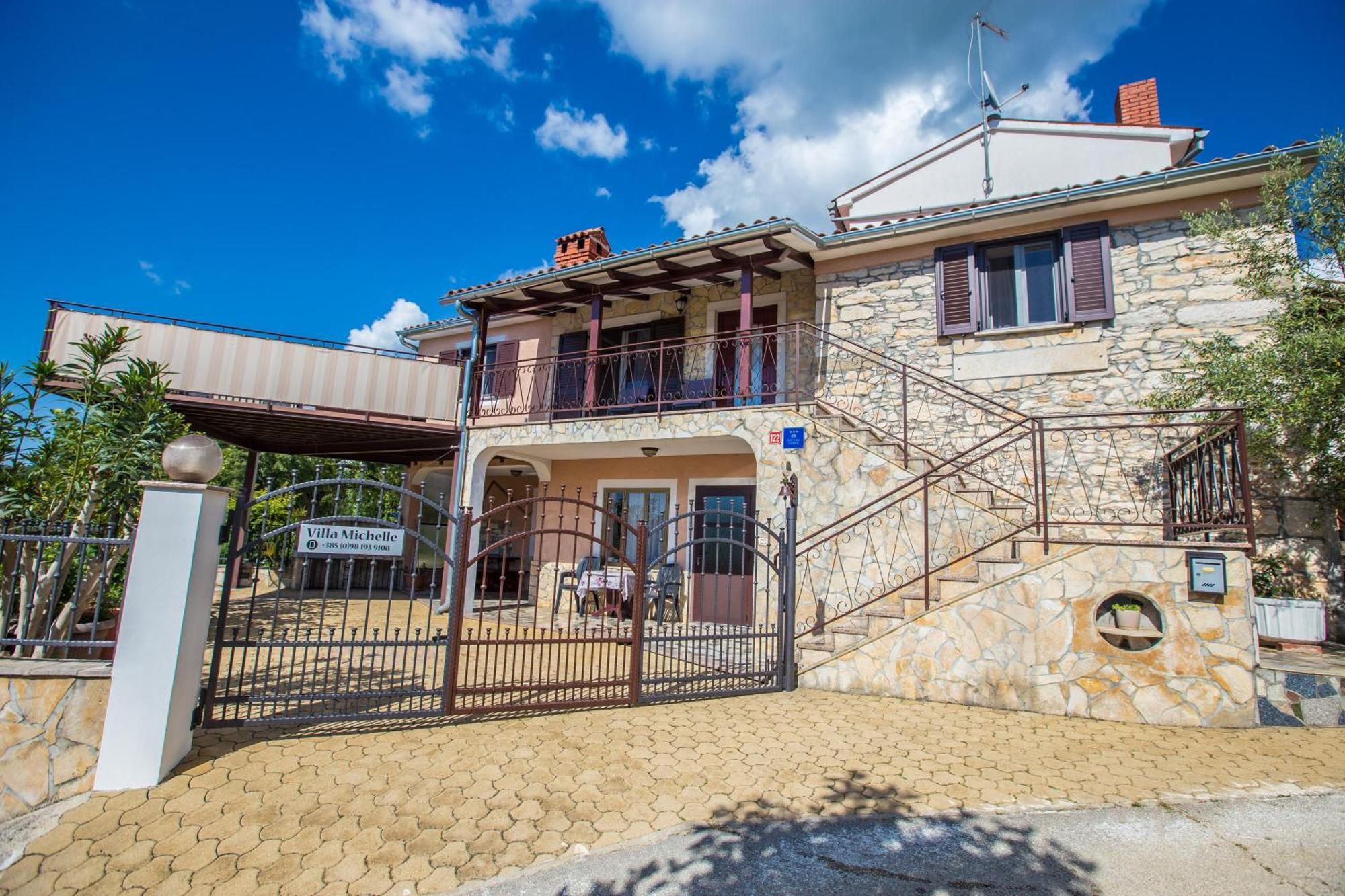 Villa Michelle Karojba Esterno foto