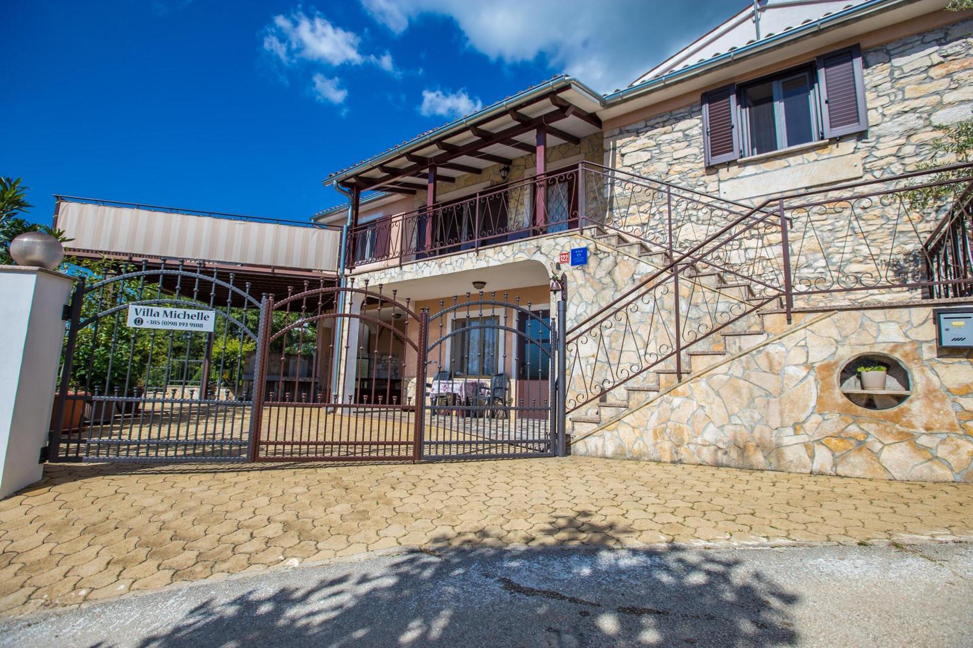 Villa Michelle Karojba Esterno foto