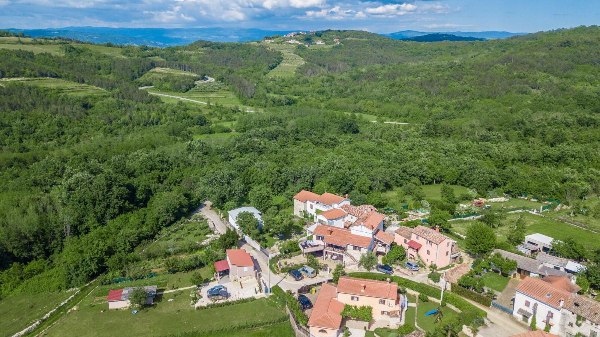Villa Michelle Karojba Esterno foto