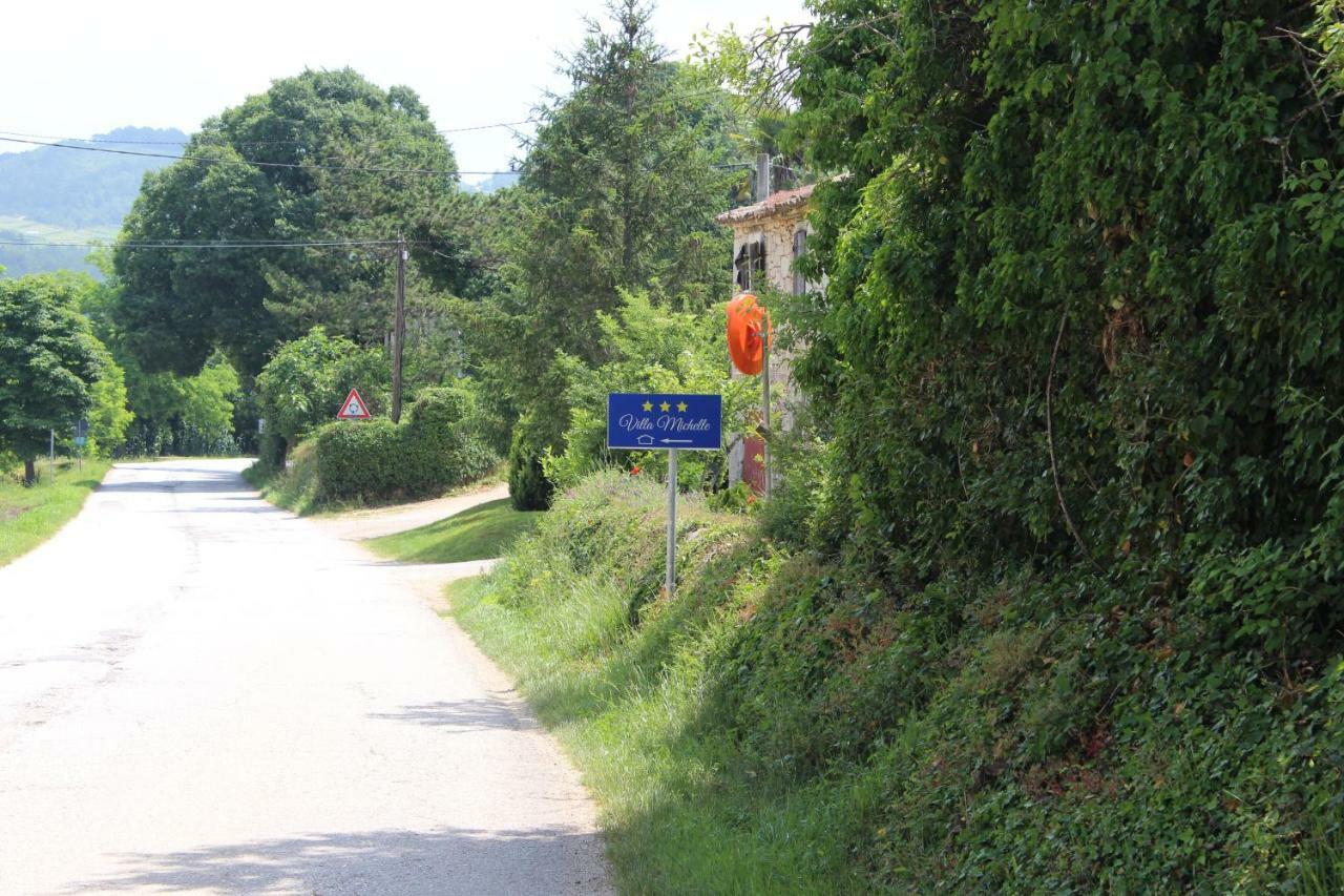 Villa Michelle Karojba Esterno foto