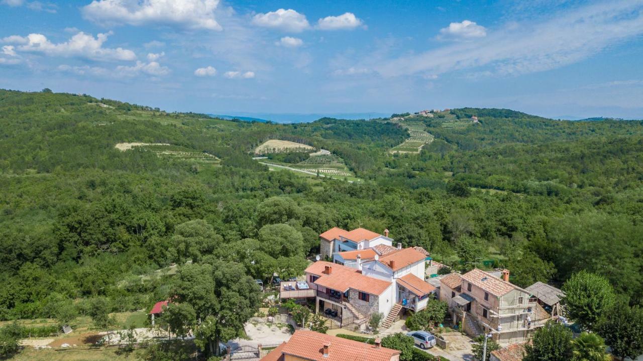 Villa Michelle Karojba Esterno foto