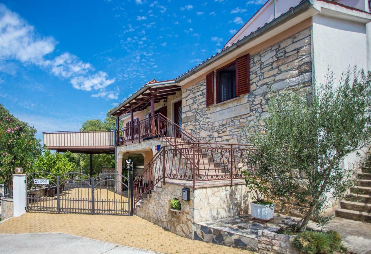 Villa Michelle Karojba Esterno foto