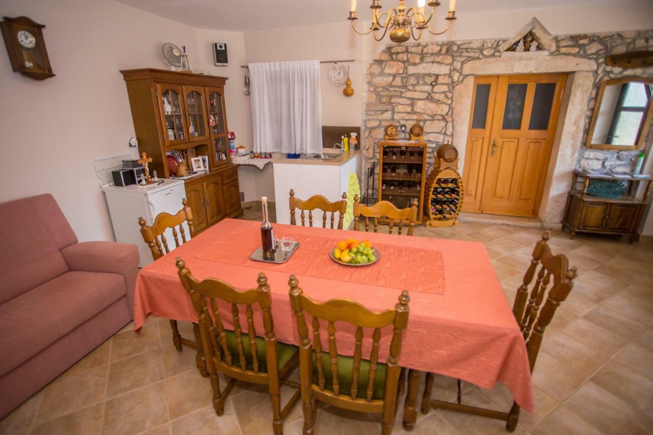 Villa Michelle Karojba Esterno foto