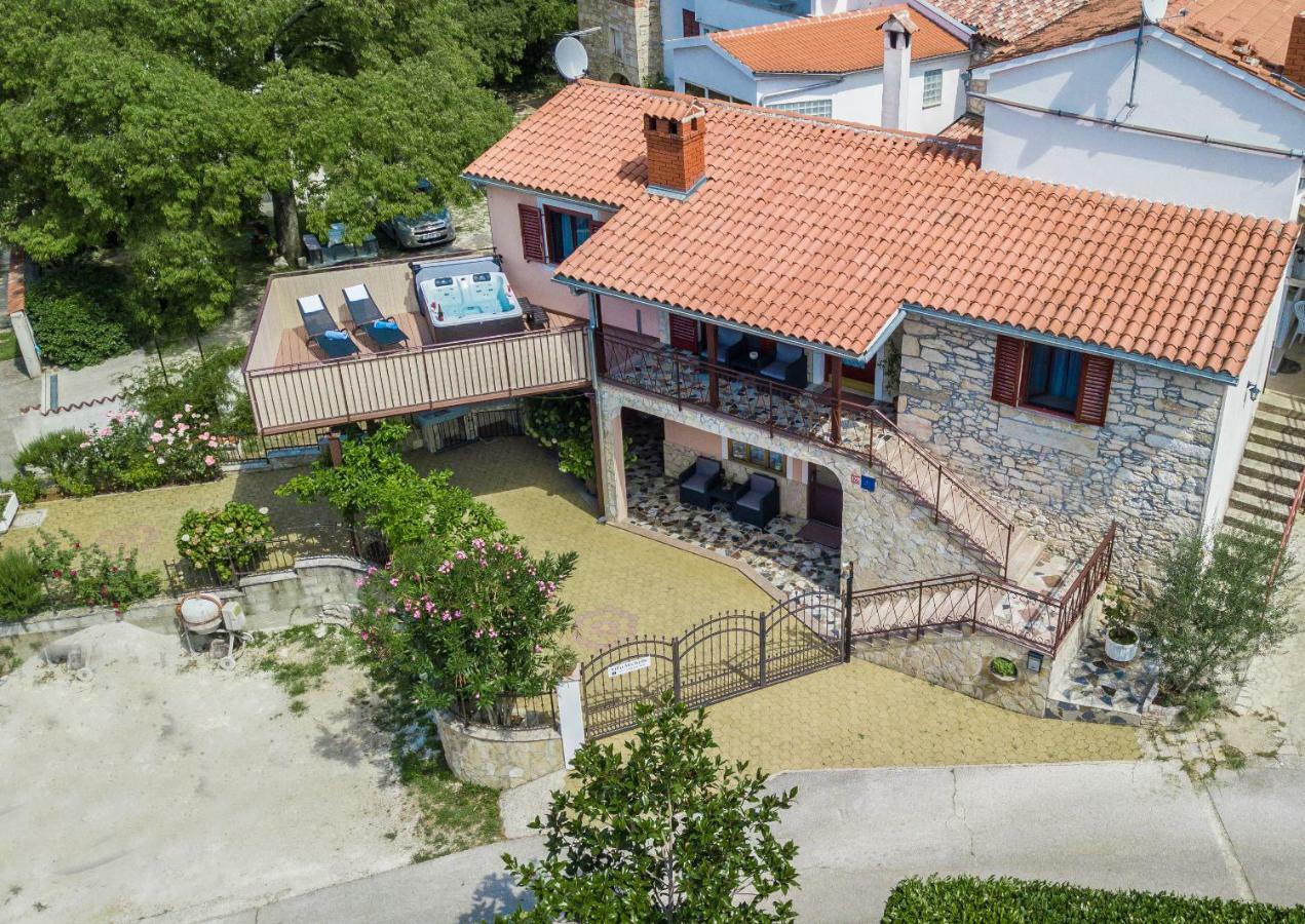 Villa Michelle Karojba Esterno foto